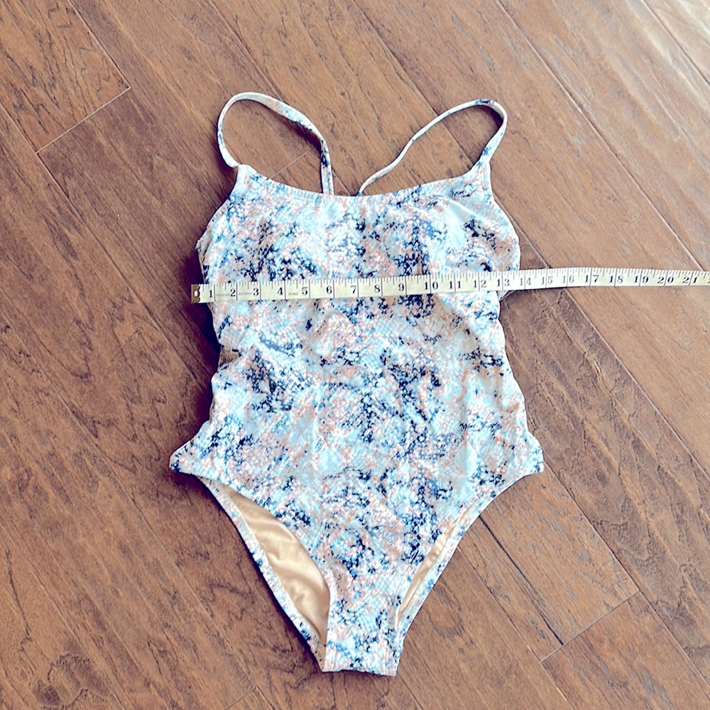 Kona Sol Knot Back Modern One-piece - Picture 5 of 6